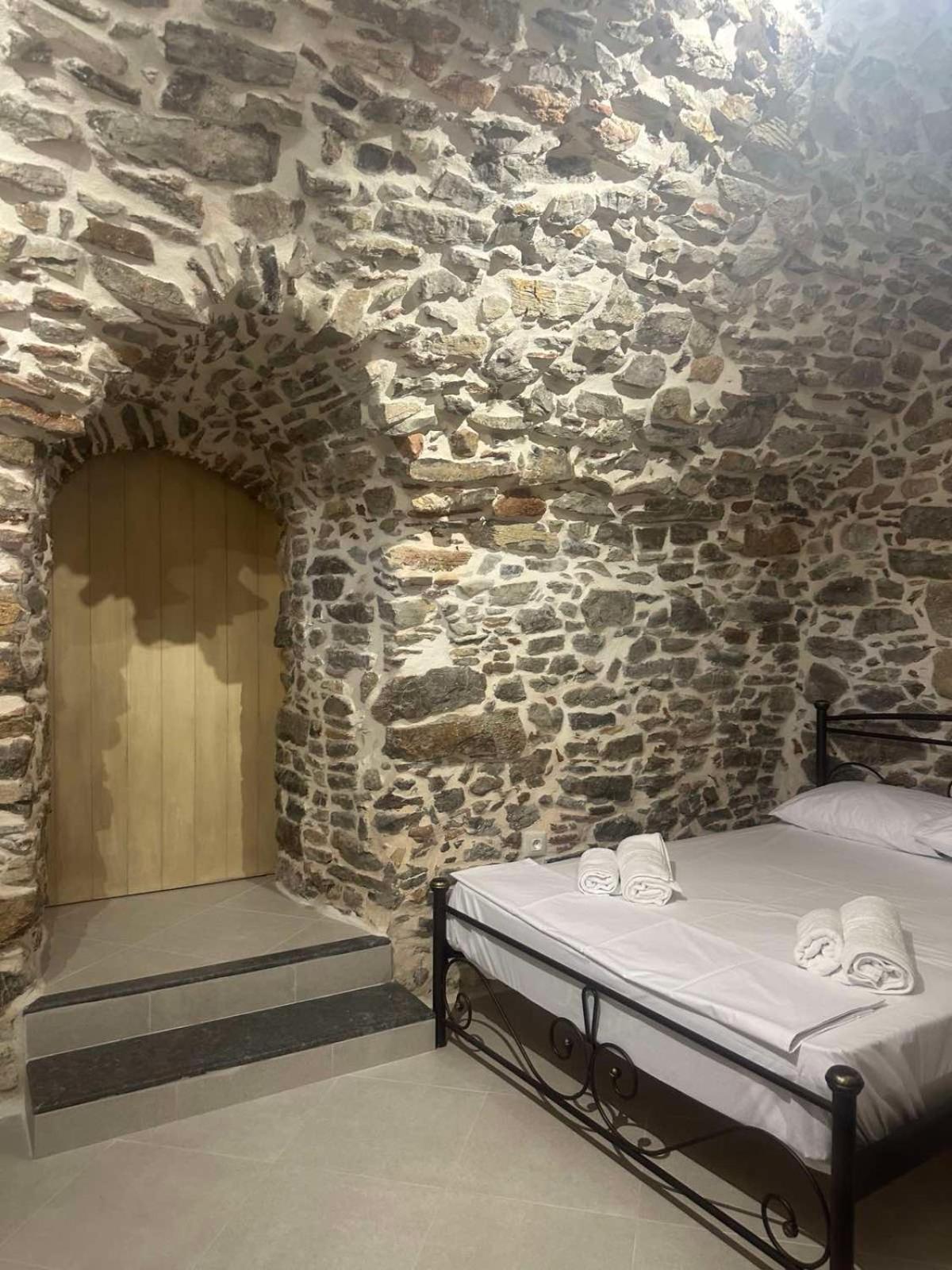 Vlychos Apartment *
